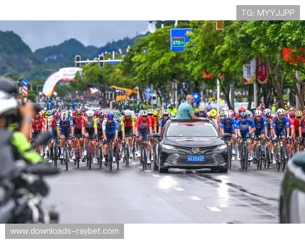 环广西摔车事故频发，车手坚韧完赛获赞